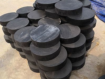 霍尔果斯板式橡胶支座由若干层橡胶片与薄钢板经加压硫化